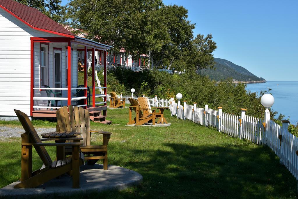 Motel et Chalets Bo-Fleuve Evangeline Saint-Siméon Extérieur photo