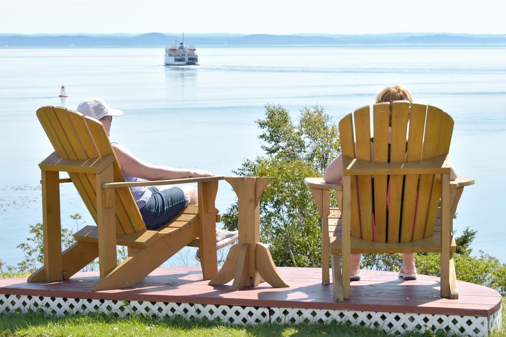 Motel et Chalets Bo-Fleuve Evangeline Saint-Siméon Extérieur photo