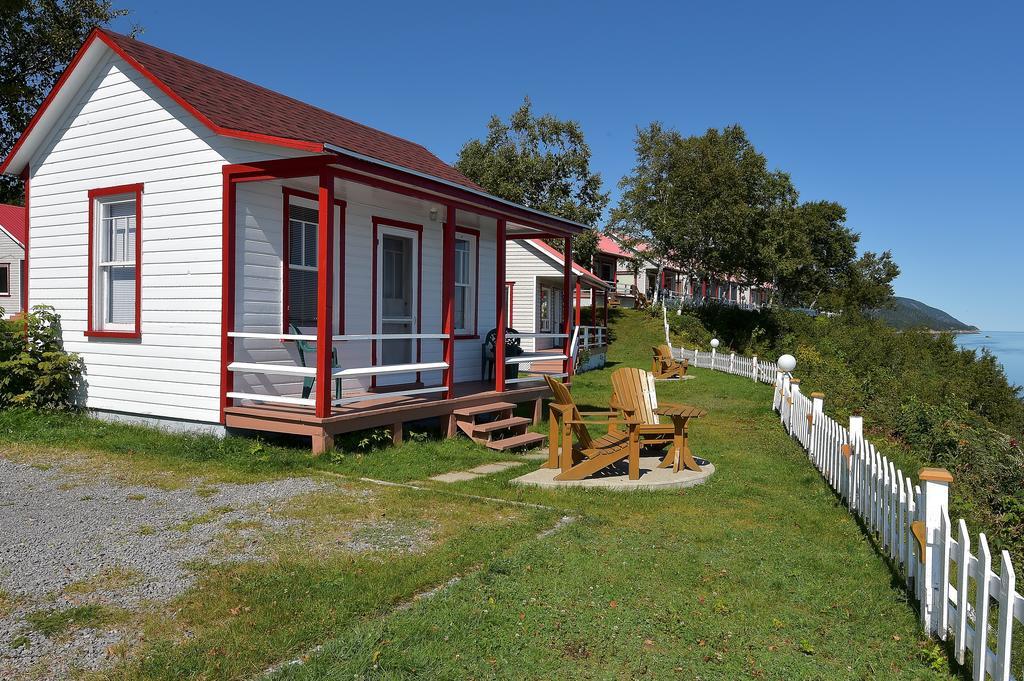 Motel et Chalets Bo-Fleuve Evangeline Saint-Siméon Extérieur photo
