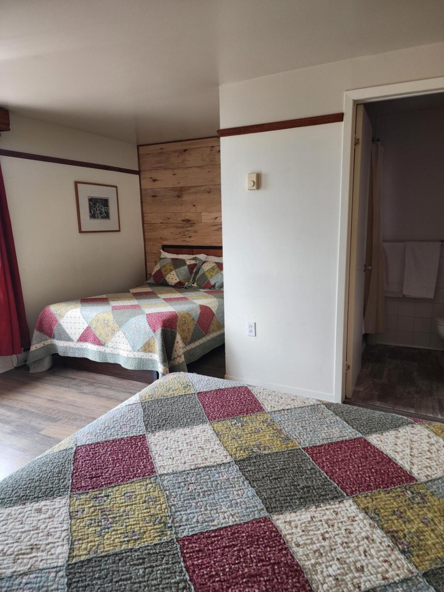 Motel et Chalets Bo-Fleuve Evangeline Saint-Siméon Extérieur photo