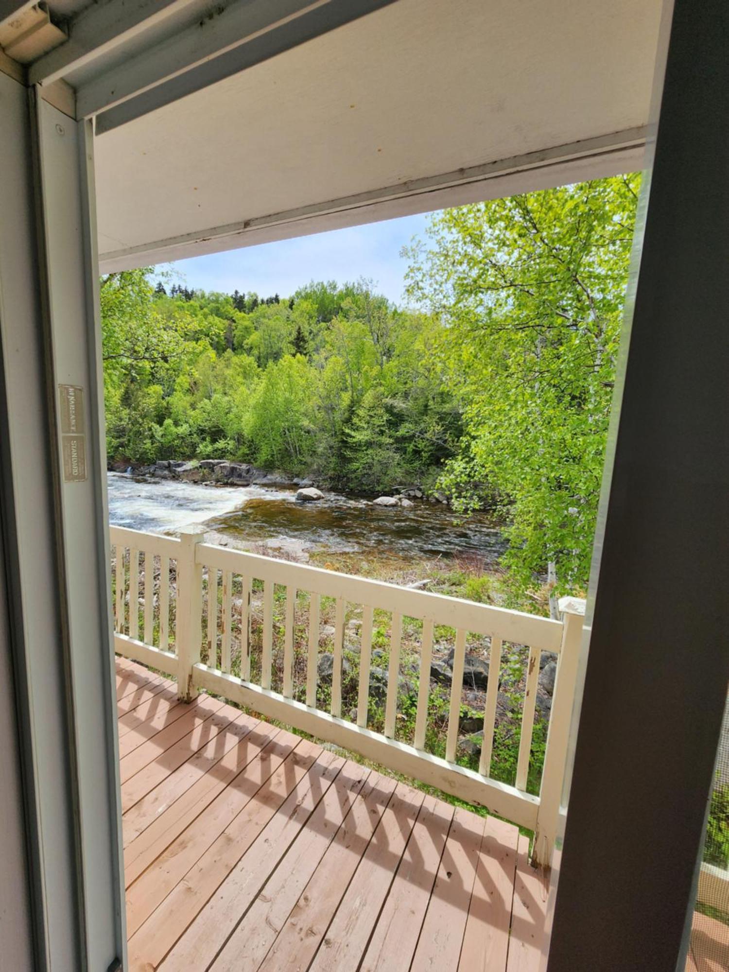 Motel et Chalets Bo-Fleuve Evangeline Saint-Siméon Extérieur photo