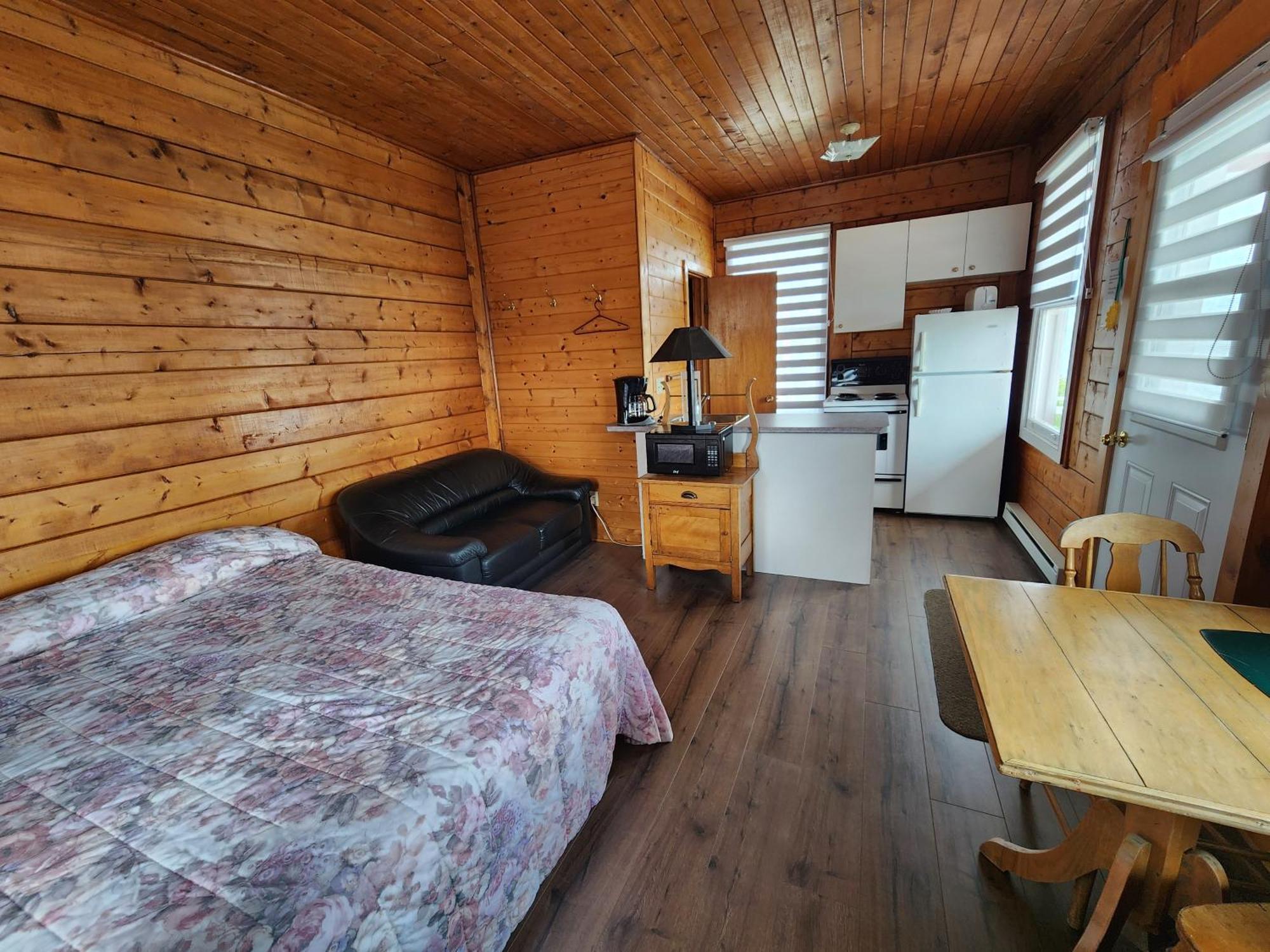 Motel et Chalets Bo-Fleuve Evangeline Saint-Siméon Extérieur photo