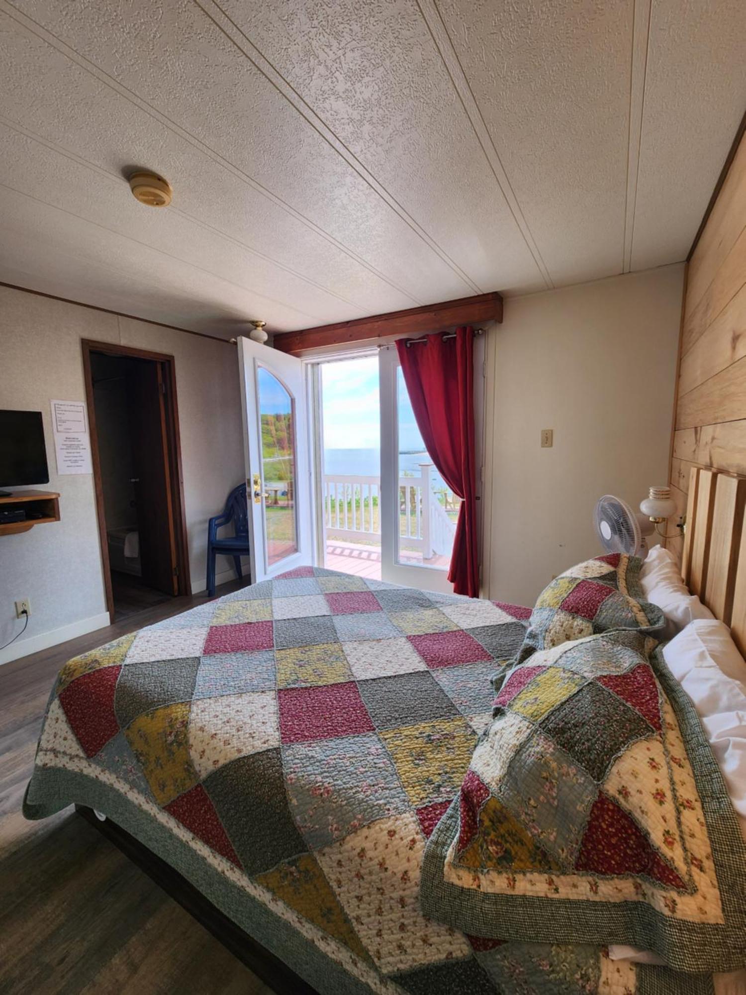 Motel et Chalets Bo-Fleuve Evangeline Saint-Siméon Extérieur photo