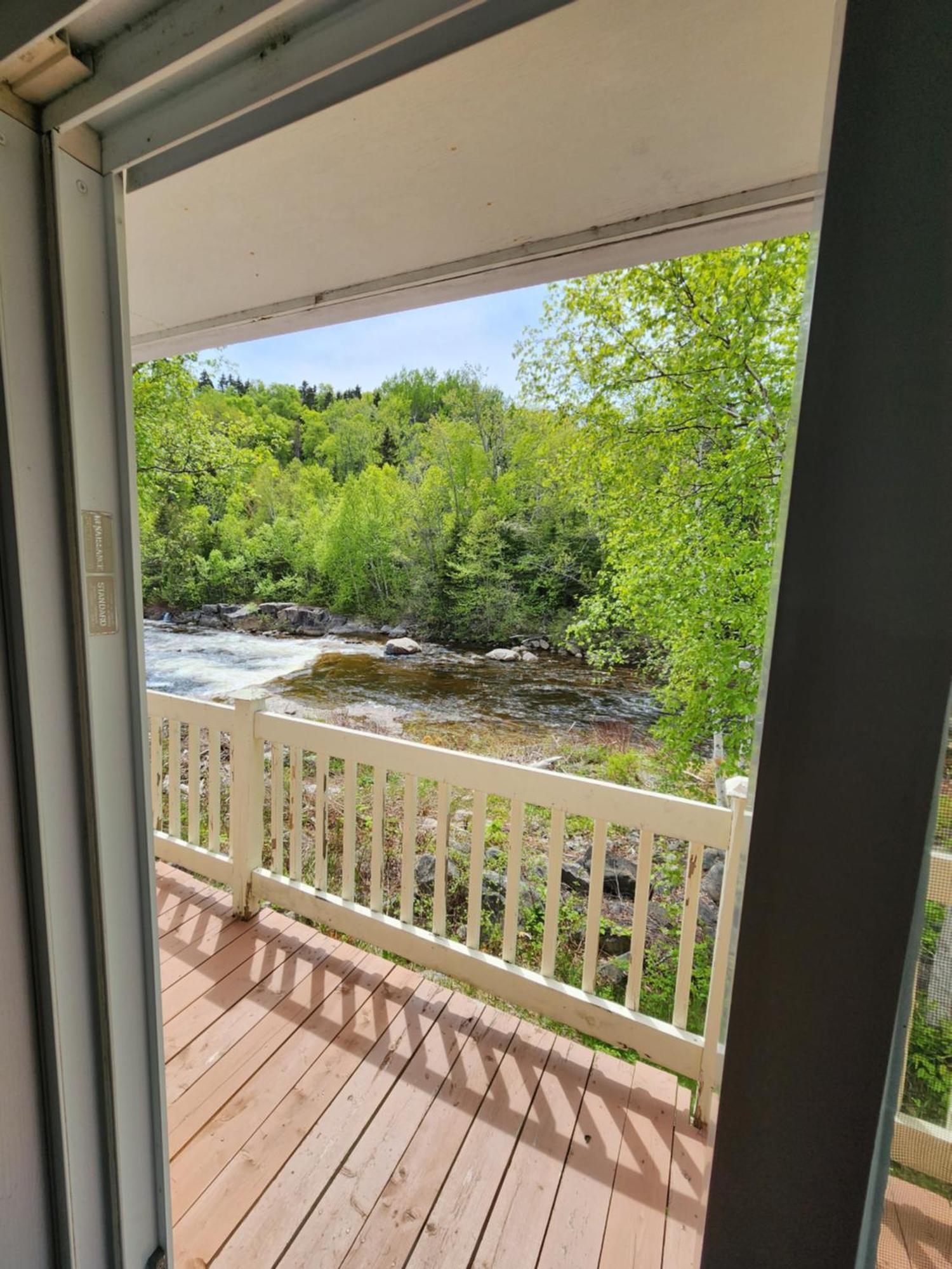 Motel et Chalets Bo-Fleuve Evangeline Saint-Siméon Extérieur photo
