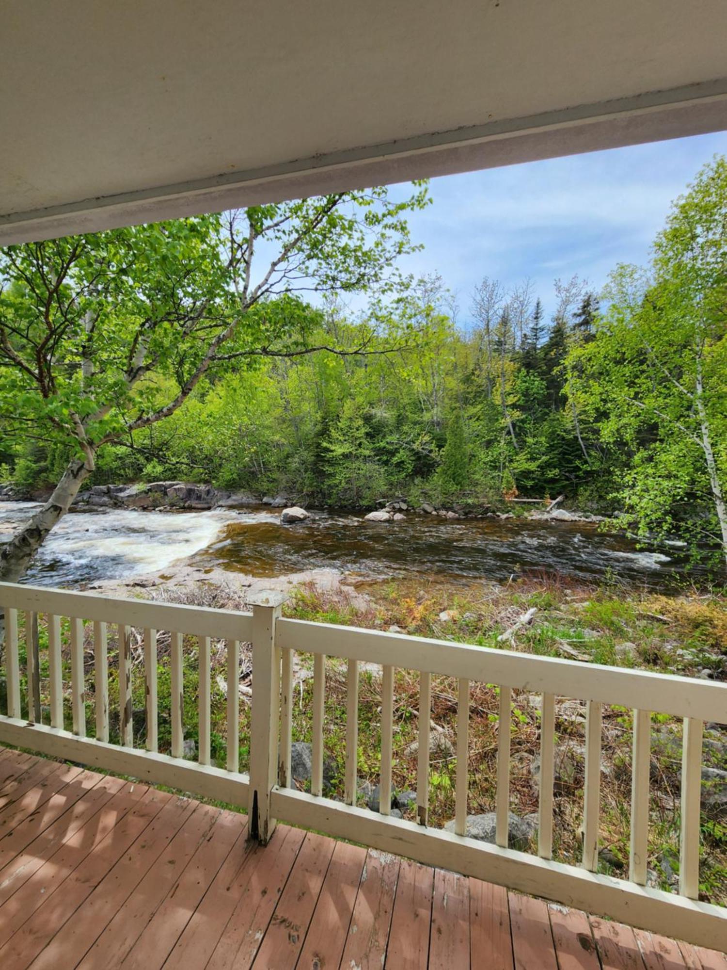 Motel et Chalets Bo-Fleuve Evangeline Saint-Siméon Extérieur photo