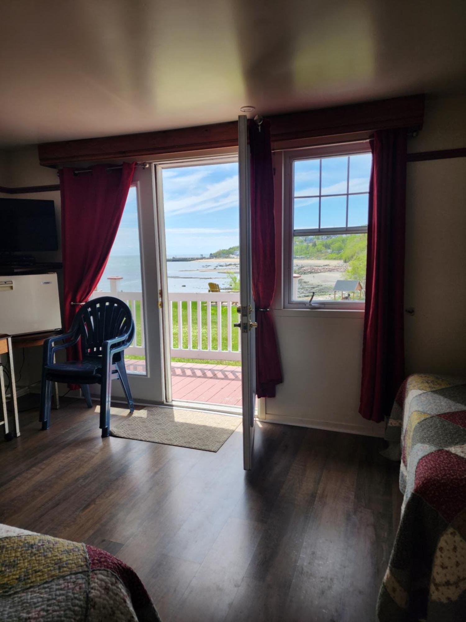 Motel et Chalets Bo-Fleuve Evangeline Saint-Siméon Extérieur photo