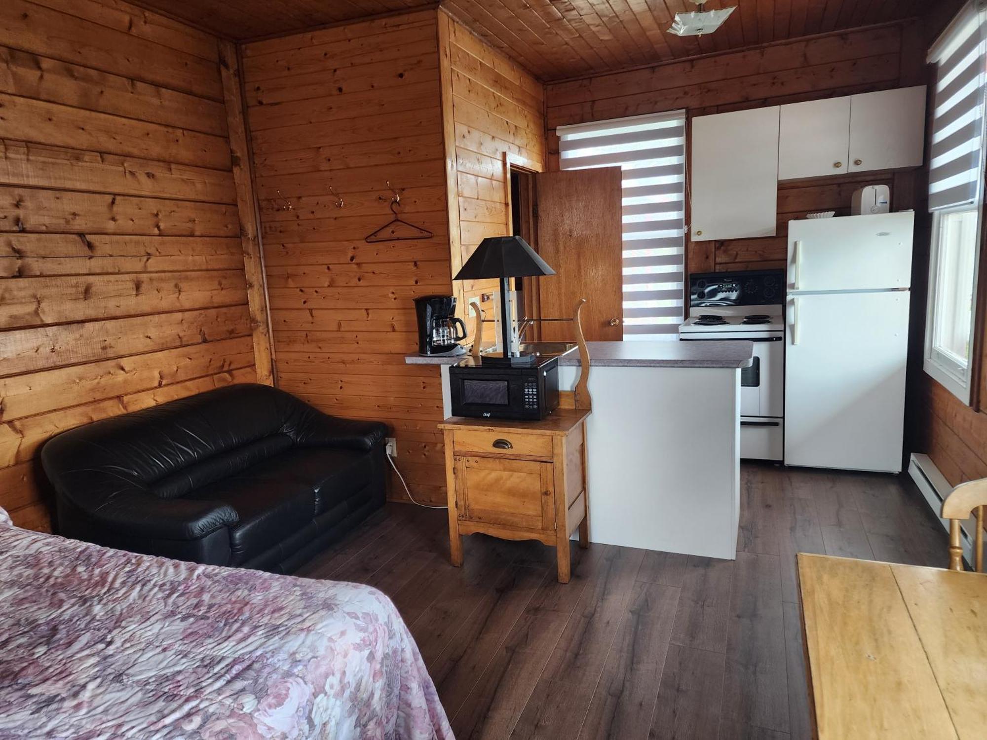 Motel et Chalets Bo-Fleuve Evangeline Saint-Siméon Extérieur photo