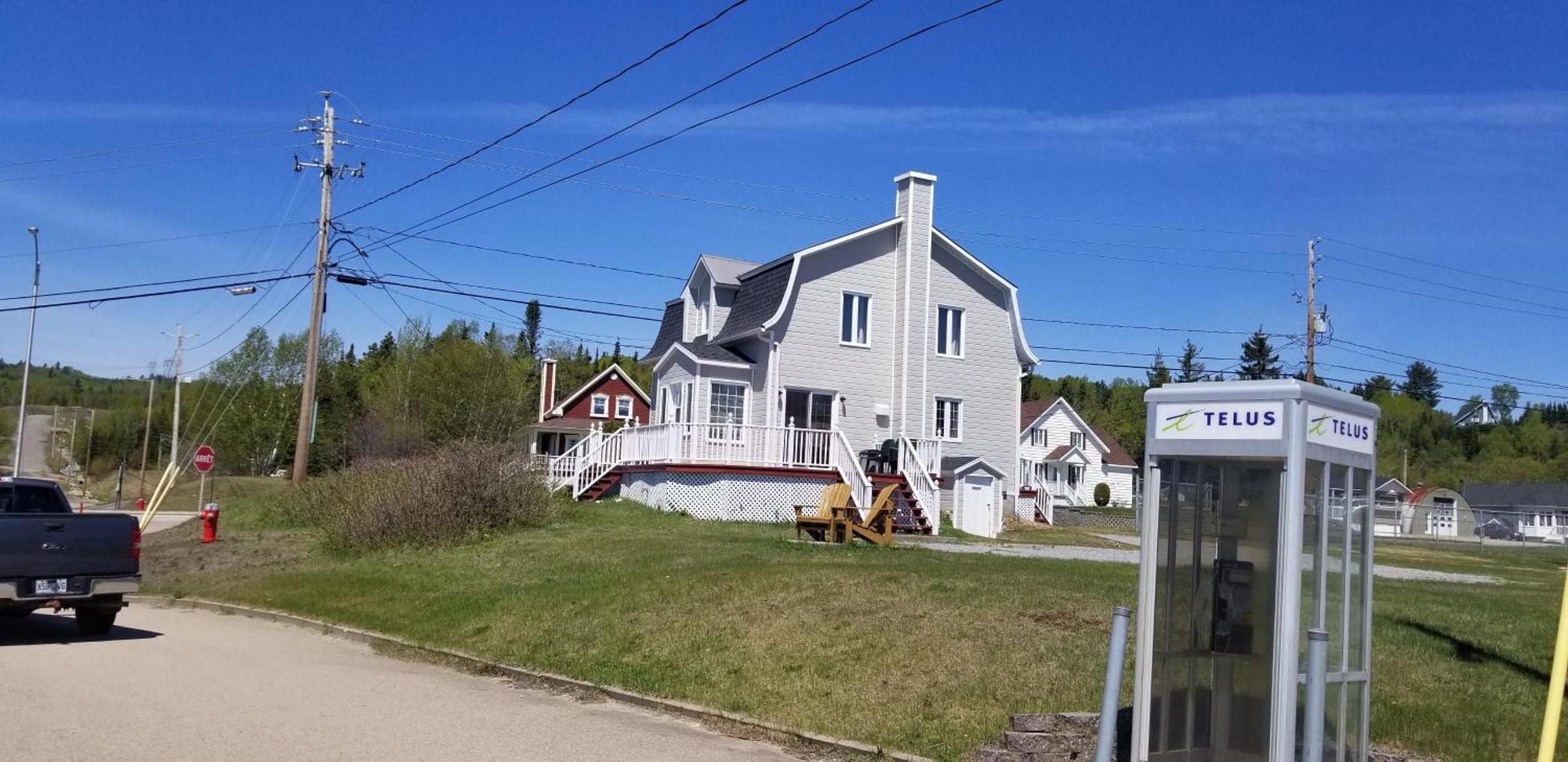 Motel et Chalets Bo-Fleuve Evangeline Saint-Siméon Extérieur photo