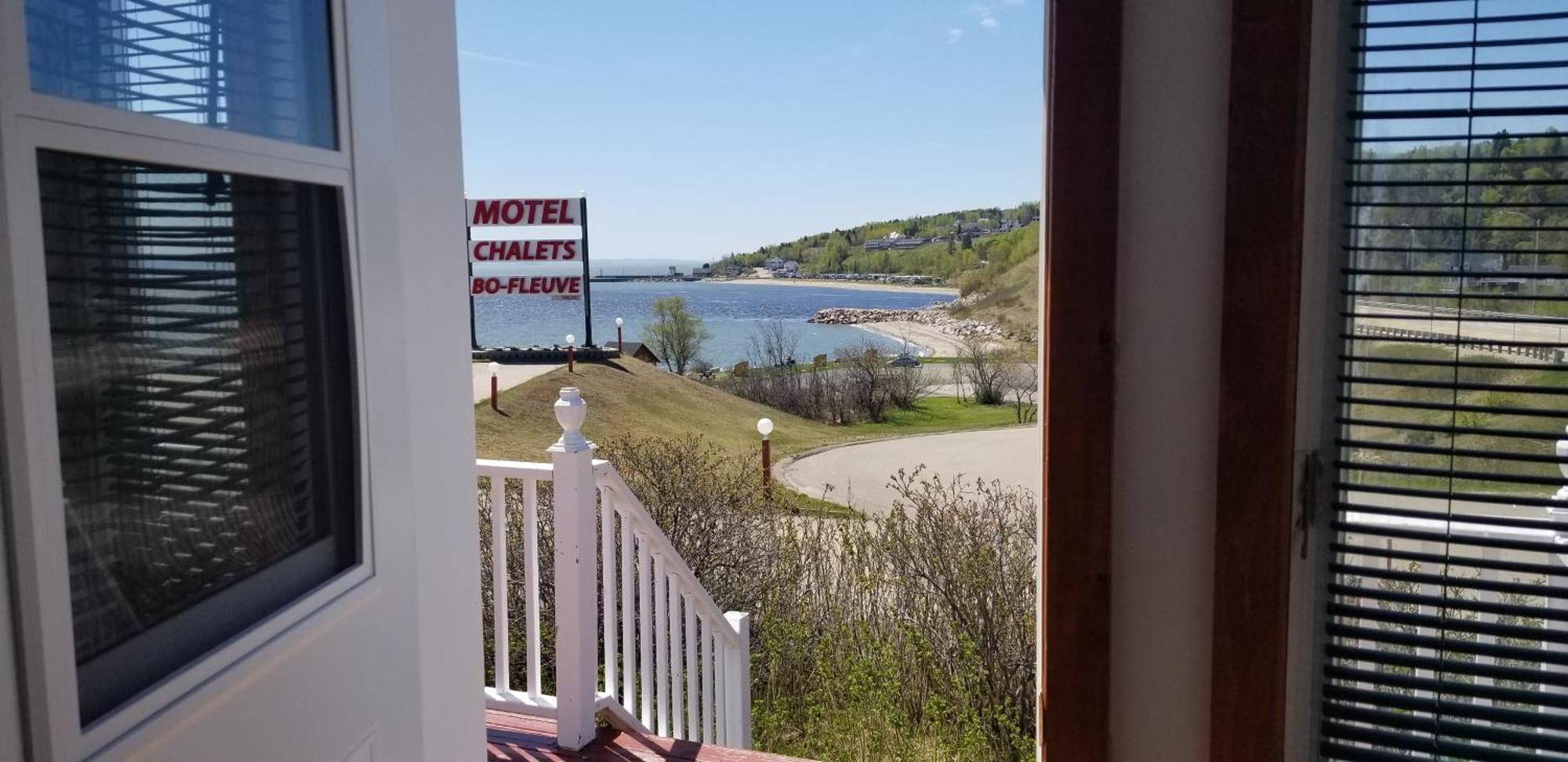 Motel et Chalets Bo-Fleuve Evangeline Saint-Siméon Extérieur photo